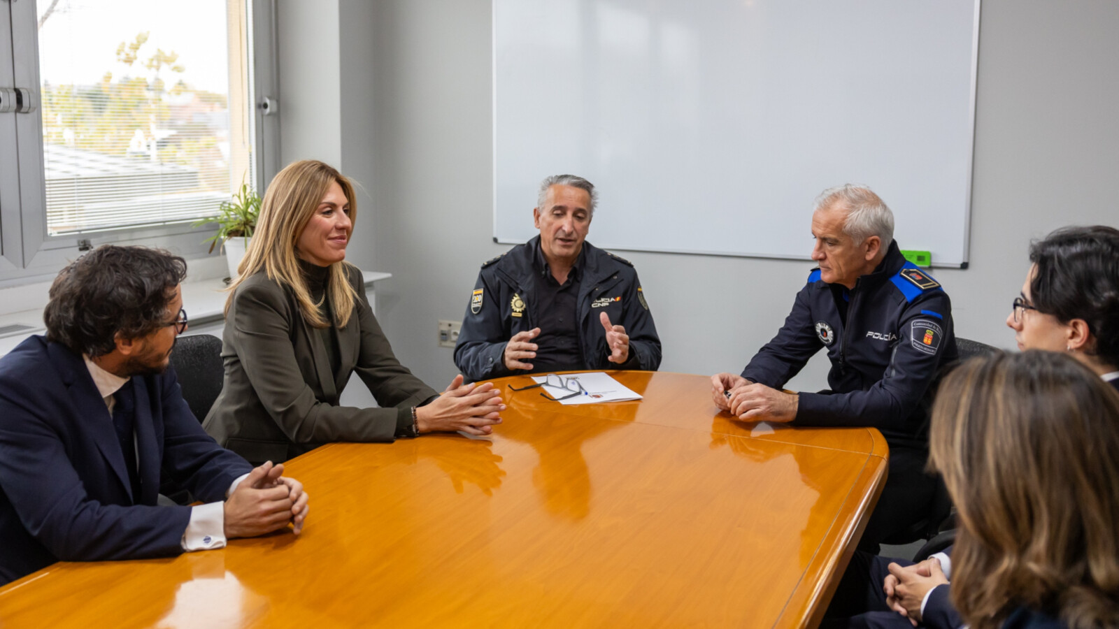 La alcaldesa de Pozuelo destaca la labor policial en la protección de mujeres amenazadas y reclama más medios al Gobierno