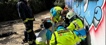 un-ciclista-grave-tras-caer-seis-metros-a-un-tunel-en-pozuelo-de-alarcon