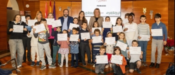 pozuelo-entrega-los-premios-del-certamen-escolar-navideno