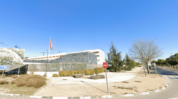 la-alcaldesa-de-pozuelo-exige-al-gobierno-el-cierre-del-centro-de-refugiados-por-carecer-de-autorizacion