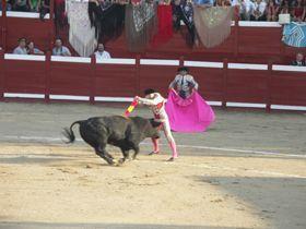 Sebastián Castella sale a hombros de la Plaza de Toros de las Américas tras cortar tres orejas