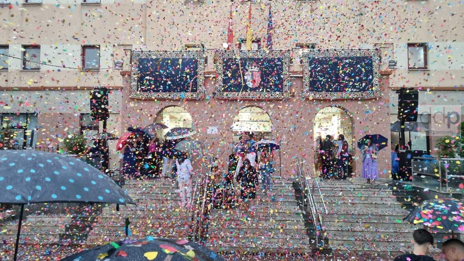 La lluvia marca el inicio de las fiestas patronales de Pozuelo de Alarcón