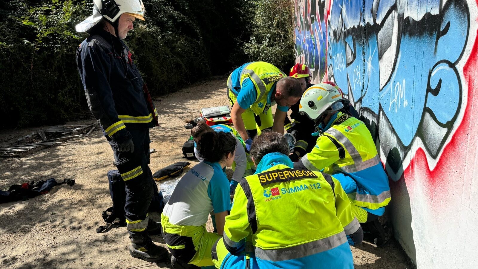 Un ciclista grave  tras caer seis metros a un túnel en Pozuelo de Alarcón