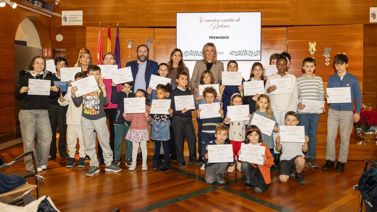 Pozuelo entrega los premios del certamen escolar navideño